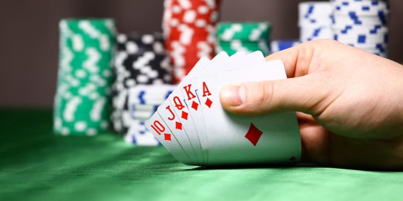Hand Poker Là Gì? Bí Quyết Đọc Bài Chuẩn Xác Cùng Jun88 5 Nuts thùng phá sảnh cơ trên board rainbow